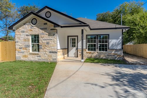 216 S San Augustine Ave, San Antonio, TX, 78237-2023 | Card Image