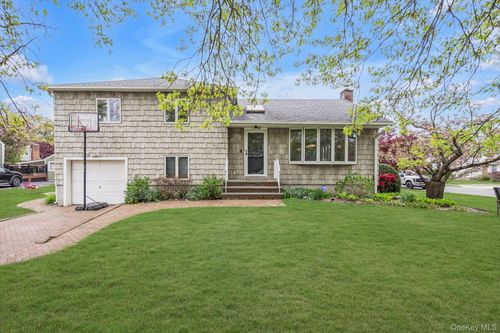 39 Warwick Pl, Port Washington, NY, 11050-1856 | Card Image