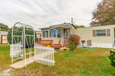 68 - 252 Old Canterbury Turnpike, House other with 3 bedrooms, 1 bathrooms and 2 parking in Norwich CT | Image 1