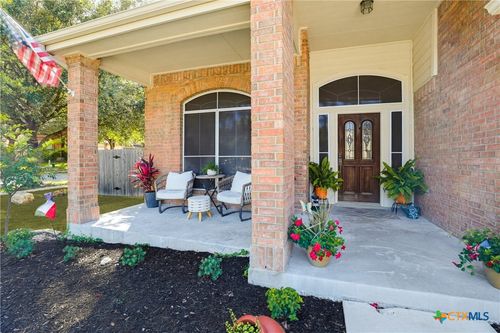 518 Bandera Cir, New Braunfels, TX, 78130-3196 | Card Image