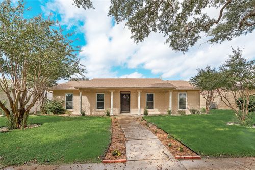 8515 Baumgarten Dr, Dallas, TX, 75228-5416 | Card Image