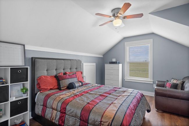 Upstairs guest bedroom | Image 20