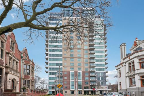 1522 N Prospect Ave, Milwaukee, WI, 53202-6512 | Card Image