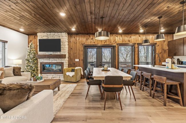 721 Moccasin Way, House other with 4 bedrooms, 5 bathrooms and null parking in Pigeon Forge TN | Image 9