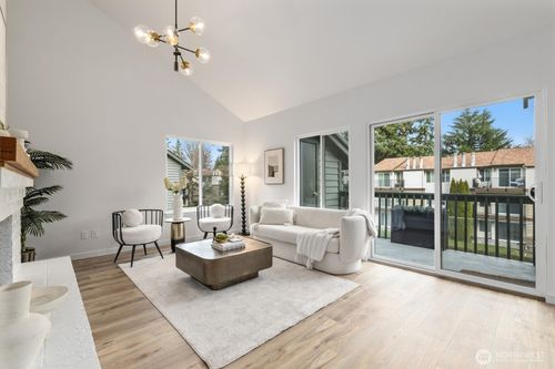 apt-j301-12904 126th Ct Ne, Kirkland, WA, 98034-3275 | Card Image