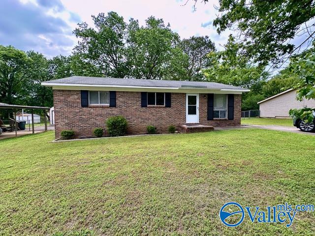 Wyandotte Dr, Huntsville, AL 35803