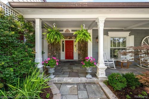 275 Barden Rd, Bloomfield Hills, MI, 48304-2710 | Card Image