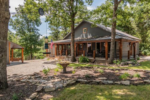 311 Lakeview St, Hollister, MO, 65672-6467 | Card Image