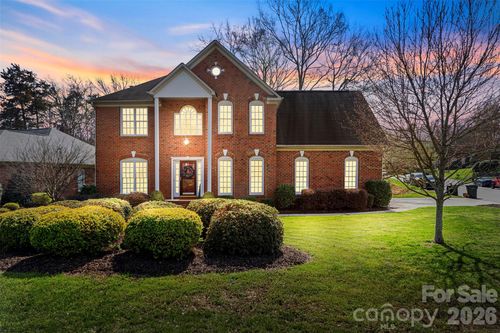 2000 Stoney Creek Dr Nw, Concord, NC, 28027-8073 | Card Image