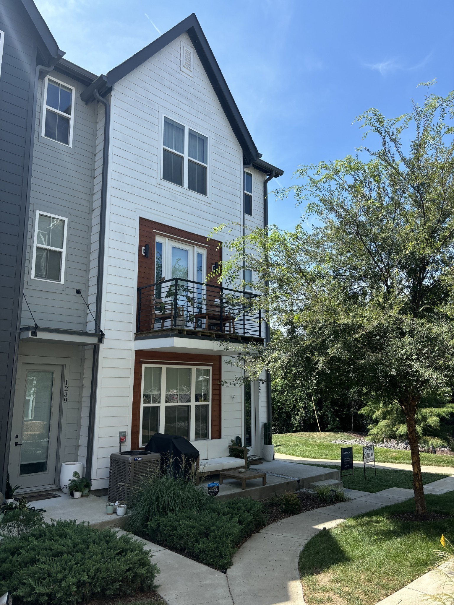 Nations Dr, Nashville, TN 37209