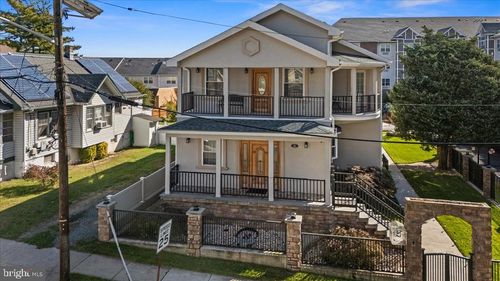 16 Emmett Ave, Perth Amboy, NJ, 08861-2218 | Card Image