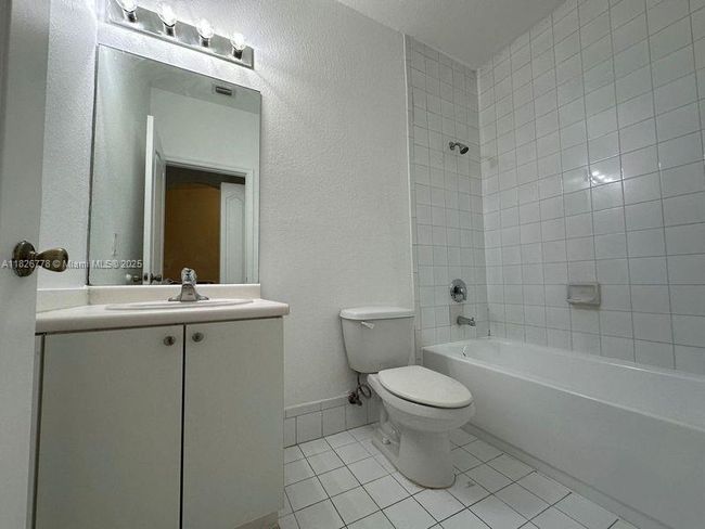 UNIT-206 - 1661 Se 29 Th Ct, Condo with 2 bedrooms, 2 bathrooms and null parking in Homestead FL | Image 17