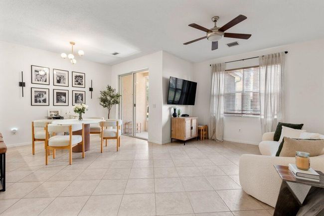 453 Rainbow Springs Ter, Townhouse with 3 bedrooms, 3 bathrooms and null parking in Royal Palm Beach FL | Image 9