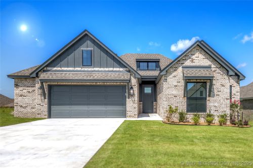 5114 S Everett Dr, Sand Springs, OK, 74063-4589 | Card Image