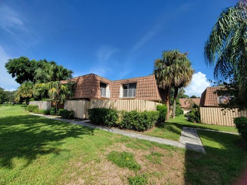 588-588 Green Springs Pl, West Palm Beach, FL, 33409-7515 | Card Image