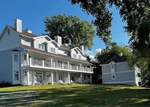 4200 West End Road, Geneva, WI, 53147 | Card Image