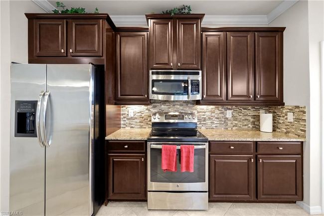 3 - 8564 Oakshade Cir, Condo with 3 bedrooms, 2 bathrooms and 1 parking in FORT MYERS FL | Image 8