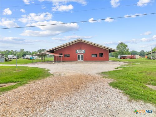 1401 N Wells St, Edna, TX, 77957-4226 | Card Image