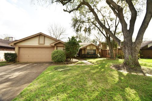 3034 The Highlands Dr, Sugar Land, TX, 77478-4260 | Card Image