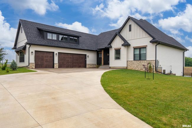 24024 185 Th St, House other with 4 bedrooms, 4 bathrooms and null parking in Bettendorf IA | Image 41