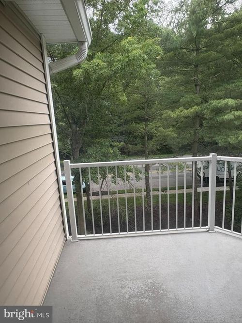 109 Versailles Ct, HAMILTON, NJ, 08619-4647 | Card Image