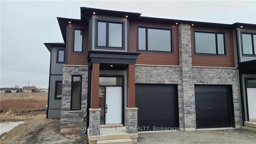 lower-7384 Splendour Dr, Niagara Falls, ON, L2H3V7 | Card Image