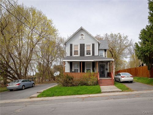 522 Cross St, Watertown, NY, 13601-3217 | Card Image