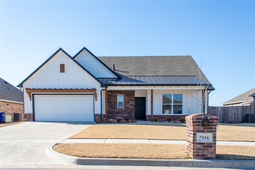 2916 S 8th St, Broken Arrow, OK, 74012-5521 | Card Image