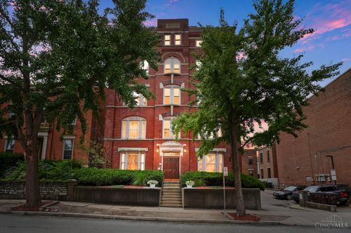 427 Hopkins St, Cincinnati, OH, 45203 | Card Image
