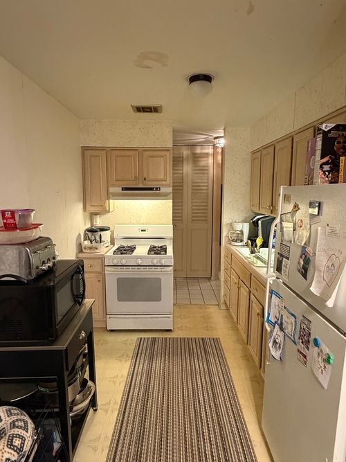 apt-213-1475 Rebecca Dr, Hoffman Estates, IL, 60169-1053 | Card Image