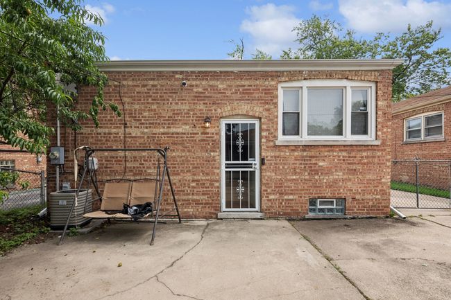 15320 Evers St, House other with 3 bedrooms, 2 bathrooms and 2 parking in Dolton IL | Image 16