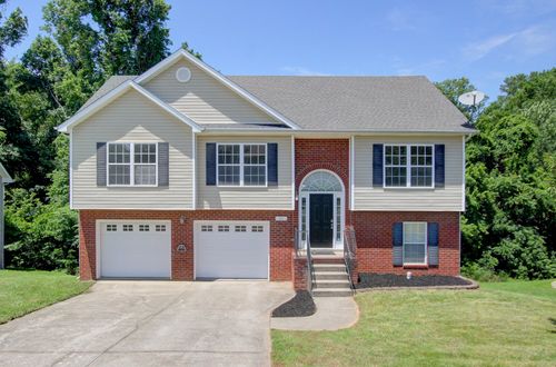 93 West Dr, Clarksville, TN, 37040-6741 | Card Image