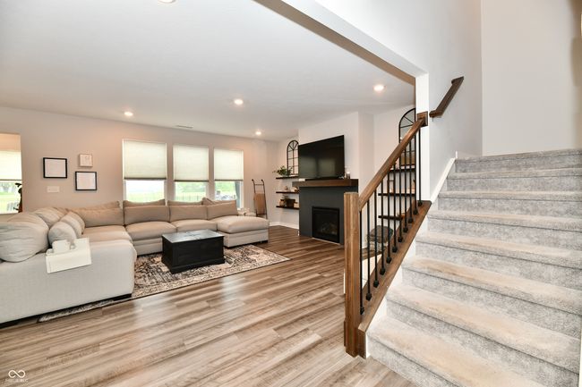 Open and spacious living room | Image 15