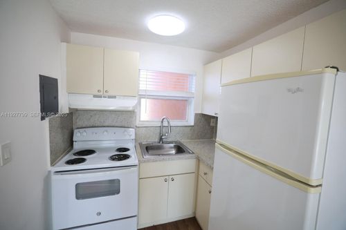 apt-204-3501 W 11th Ave, Hialeah, FL, 33012-4905 | Card Image