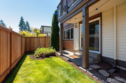 c102-7505 212th St Sw, Edmonds, WA, 98026-7624 | Card Image