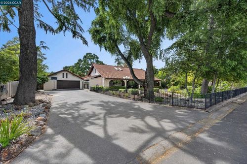 1675 Garnet Ln, Concord, CA, 94519-2425 | Card Image
