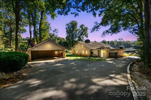 364 Catalina Dr, Mooresville, NC, 28117-8566 | Card Image