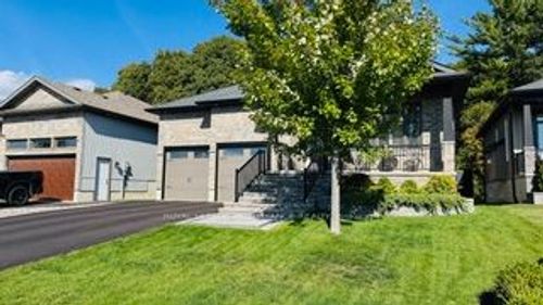 27 Autumn Grove, Quinte West, ON, K8V0G9 | Card Image