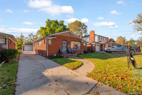 16504 Collinson Ave, Eastpointe, MI, 48021-4517 | Card Image