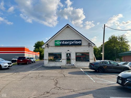 516 E Main St, Brownsburg, IN, 46112-1421 | Card Image