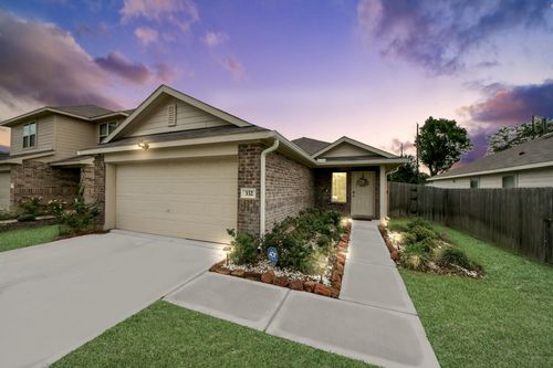 332 Riverwood Village Ln, Sealy, TX, 77474-2477 | Card Image
