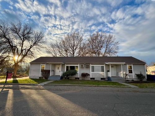 213 Casey Ave, Richland, WA, 99352-4520 | Card Image