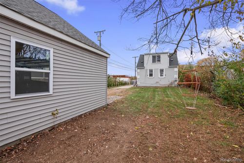 2435 Sunnyknoll Ave, Berkley, MI, 48072-1792 | Card Image