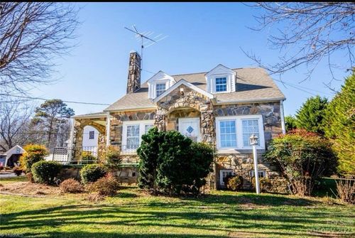 6325 Us Highway 21, Jonesville, NC, 28642-9582 | Card Image