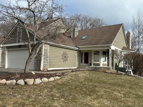 210 Wildwood Bay Dr, Mahtomedi, MN, 55115-1434 | Card Image