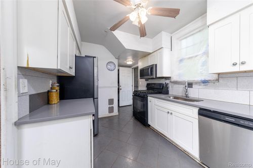 15365 Lindsay St, Detroit, MI, 48227-1519 | Card Image