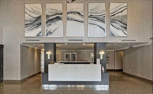 315-2 Clairtrell Rd, North York, ON, M2N7H5 | Card Image