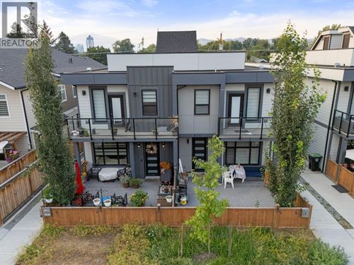 4-824 Glenwood Ave, Kelowna, BC, V1Y5M5 | Card Image