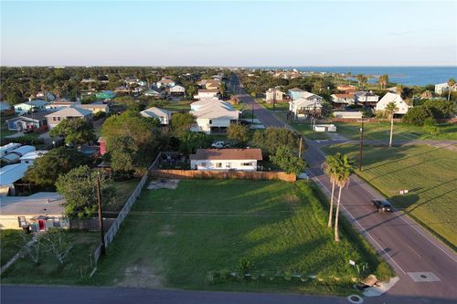 3626 Laguna Shores Rd, Corpus Christi, TX, 78418-3024 | Card Image