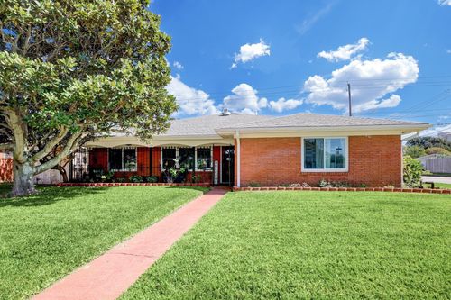 2824 E Palm Cir, Galveston, TX, 77551-5552 | Card Image